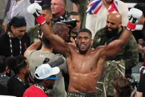 Tyson Fury vs Anthony Joshua Clash Set for December in Cardiff