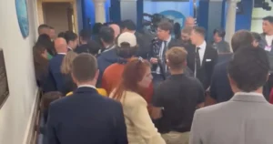 Chinese Reporters Clash With Secret Service During Xi's White House Visit