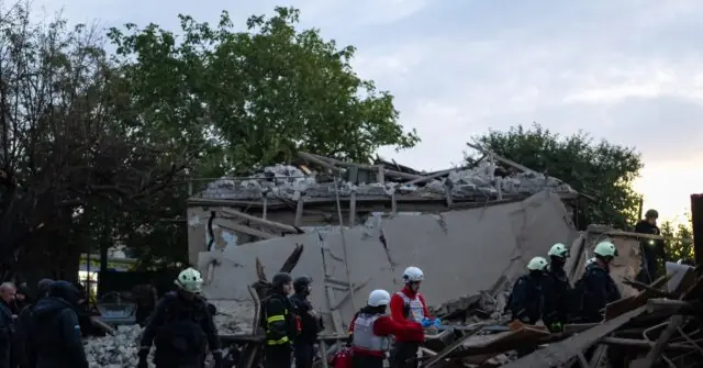 Russian Strikes Kill Two in Ukraine Amid Escalating War