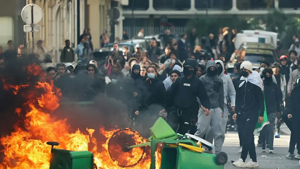 France Schools Shut Down Amid Student Violence